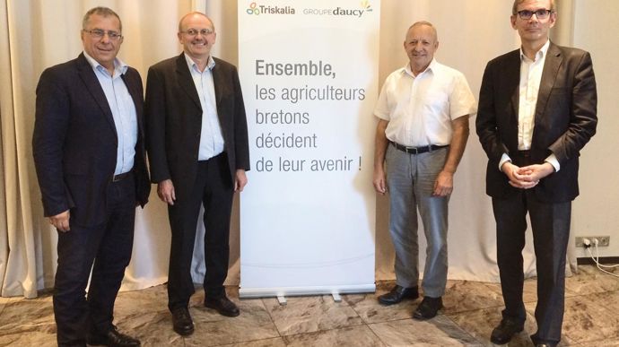 De gauche à droite, Dominique Ciccone, DG de Triskalia, Serge Le Bartz, président de Groupe d'aucy, Georges Galardon, président de Triskaliaet Alain Perrin, DG de d'aucy.H. LAURANDEL