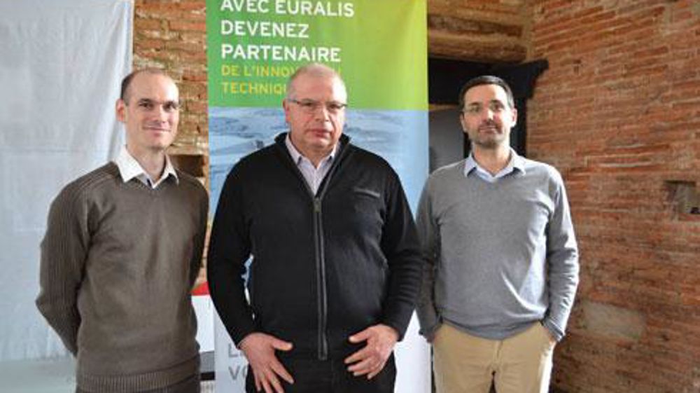 Mathieu Killmayer, d'Arvalis (à gauche) et Sébastien Neveux, d'Euralis (à droite) ont animé la première rencontre Farmstar Expert avec les agriculteurs toulousains, en présence de Jean-Michel Patacq, vice-président d'Euralis (au centre). © F. JACQUEMOUD Mathieu Killmayer, d'Arvalis (à gauche) et Sébastien Neveux, d'Euralis (à droite) ont animé la première rencontre Farmstar Expert avec les agriculteurs toulousains, en présence de Jean-Michel Patacq, vice-président d'Euralis (au centre). © F. JAC