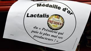 Lactalis a été la cible principale de la journée d'action du 6 décembre à l'initiative de la FNPL. Elle s'est déclinée dans de nombreux départements en journée « zéro président » dans les linéaires.© J.-M. V. Lactalis a été la cible principale de la journée d'action du 6 décembre à l'initiative de la FNPL. Elle s'est déclinée dans de nombreux départements en journée « zéro président » dans les linéaires.© J.-M. V.