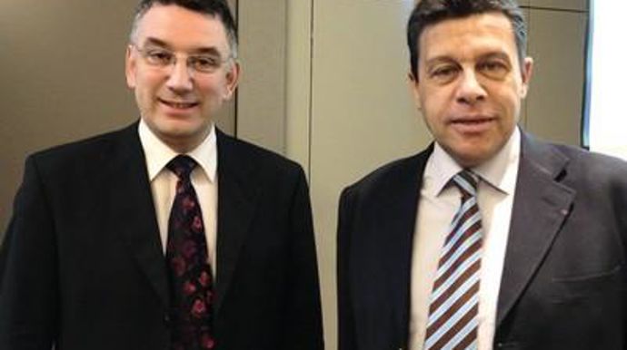 « Le renouvelable végétal a sa place. Un projet Pivert sur l'oléochimie démarre en 2013 », souligne Xavier Beulin, président de Sofiprotéol (à droite) au côté de Jean-Philippe Puig, directeur général. H. LAURANDEL