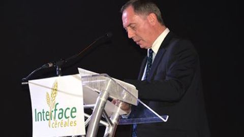 Patrick Charrier, le directeur général d'Interface céréales, et son équipe, visent 15 % de réduction de charge. © A. RICHARD Patrick Charrier, le directeur général d'Interface céréales, et son équipe, visent 15 % de réduction de charge. © A. RICHARD