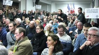 FDSEA et JA concèdent que le projet de l'entrepreneur en BTP n'est pas à généraliser, mais s'insurgent contre un argumentaire qui jette l'opprobre sur toute une profession. FDSEA et JA concèdent que le projet de l'entrepreneur en BTP n'est pas à généraliser, mais s'insurgent contre un argumentaire qui jette l'opprobre sur toute une profession.