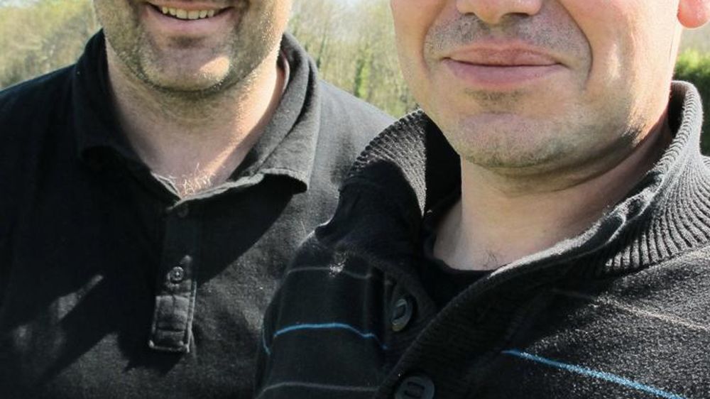 Sylvain Desgranges et Denis Berranger, 34 et 38 ans, éleveurs en Ille-et-Vilaine. Avec 20 autres collègues, ils sont à l'initiative de la création, en mai 2011, de l'association des producteurs Cleps-Ouest autour de l'usine CLE-Bongrain de Saint-Brice-en-Coglès (Ille-et-Vilaine), spécialisée en ingrédients laitiers. Le « Journal Officiel » a validé son agrément en OP le 13 juillet 2013. Denis Berranger en est le président. Sylvain Desgranges participe aux discussions avec Bongrain au sein de la 