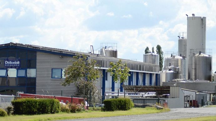 Agrial investit dans une tour de séchage de 15 000 t chez sa filiale Délicelait à Moyon (Manche).J.-C. BALLANDONNE