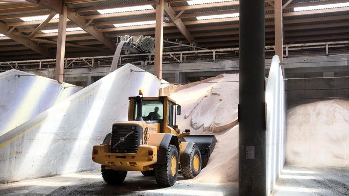 Si pour les big bags, la situation est simple, elle l'est moins pour le vrac. « Nous n'avons pas complètement réglé la question, mais l'idée est que si un distributeur reçoit deux marchandises différentes, il va créer lui-même un numéro de lot. Ainsi, on peut par exemple avoir trois lots d'entrée pour un lot de sortie, et réciproquement », explique Gilles Poidevin à l'Unifa.C. THIRIET