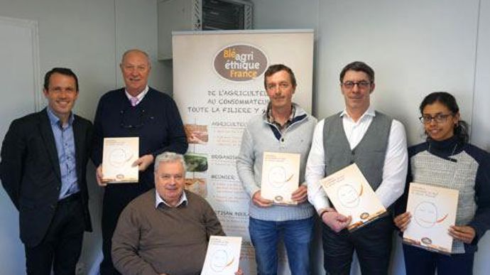 De gauche à droite, Ludovic Brindejonc, DG Agri-éthique France, Brice Noirault, directeur commercial et Jean Paulic, président de la minoterie Paulic, Michel Le Friant, responsable Pôle céréales Triskalia, Thierry Vallée, DG minoterie Paulic et Anaëlle Moutouvirin, responsable qualité céréales Triskalia. De gauche à droite, Ludovic Brindejonc, DG Agri-éthique France, Brice Noirault, directeur commercial et Jean Paulic, président de la minoterie Paulic, Michel Le Friant, responsable Pôle céréales