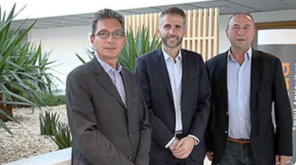 Michel Bonnafous, directeur des opérations du groupe Maïsadour (à gauche), Stéphane Marcel, DG de Smag et Michel Montet, directeur productions végétales, qualité et développement durable de Maïsadour­, lors de la signature du contrat de collaboration le 17 novembre à Montpellier. Michel Bonnafous, directeur des opérations du groupe Maïsadour (à gauche), Stéphane Marcel, DG de Smag et Michel Montet, directeur productions végétales, qualité et développement durable de Maïsadour­, lors de la signat