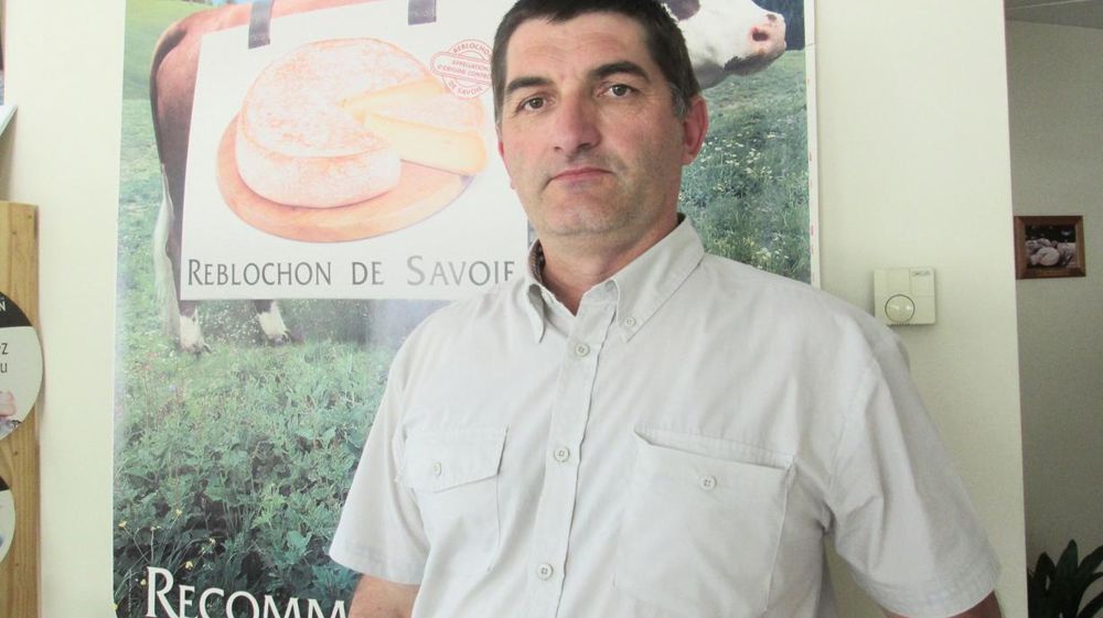 « Le souci de notre appellation est qu'elle est saisonnière, explique Gilles Lambersend, le président du Syndicat interprofessionnel du reblochon (SIR). Il se consomme plus de reblochons en hiver qu'en été. »  