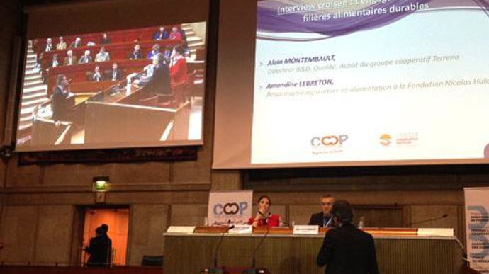 Interviews croisées entre Amandine Lebreton, de la Fondation Nicolas Hulot, et Alain Montembault, du groupe Terrena, sous l'animation de Benoît Julien, lors de la matinale RSE de Coop de France, à Paris. © H. LAURANDEL Interviews croisées entre Amandine Lebreton, de la Fondation Nicolas Hulot, et Alain Montembault, du groupe Terrena, sous l'animation de Benoît Julien, lors de la matinale RSE de Coop de France, à Paris. © H. LAURANDEL