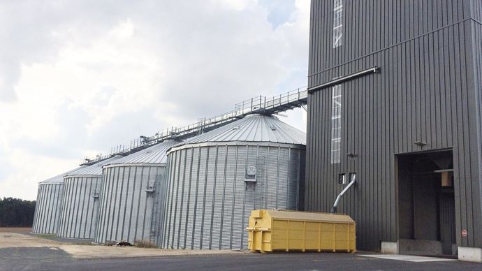 Interface céréales vise une baisse de ses coûts d'intermédiation de 2 €/t en cinq ans, mais continue d'investir dans ses silos, comme ici dans celui de Maillebois.INTERFACE