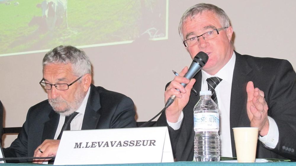 Christophe Levavasseur, président (à d.), et Jean-François Fortin, directeur, réaffirment la volonté d'indépendance de MLC. Le rapprochement industriel avec Agrial-Senagral devrait concerner du travail à façon.© C.H.