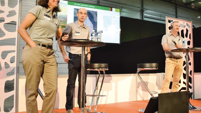 Karen Zuver, agronome chez Pioneer, aux Etats-Unis, a présenté le service Encirca, au côté de Samuel Douville, chef de projet agronomie et Jay Drozd, agriculteur dans le Michigan.F. JACQUEMOUD