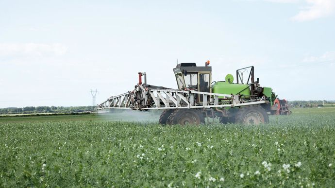 Le nombre de passages de fongicides a été réduit en pois protéagineux du fait d'une faible pression parasitaire.S. CHAMPION