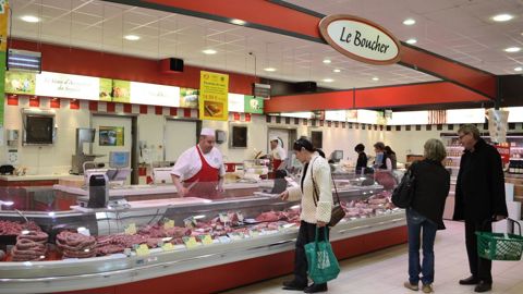 Unicor qui possède deux magasins Halles de l'Aveyron, où sont vendus ses produits carnés, compte en ouvrir d'autres.F. JACQUEMOUD Unicor qui possède deux magasins Halles de l'Aveyron, où sont vendus ses produits carnés, compte en ouvrir d'autres.F. JACQUEMOUD
