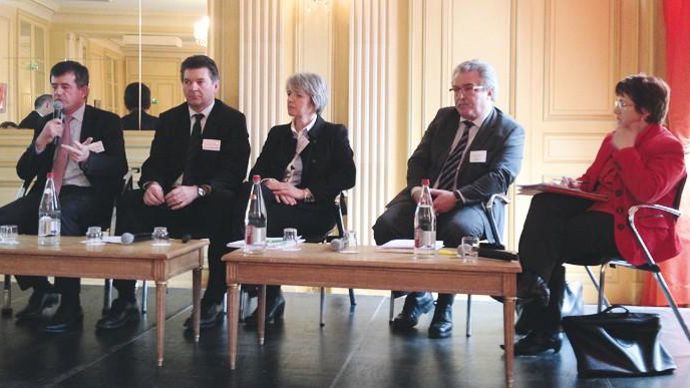 Lors des tables rondes, les opérateurs ont insisté sur le rôle de développement durable de la semence certifiée.H. LAURANDEL