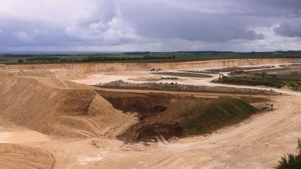 CMF Products compte une dizaine de carrières sur le territoire français, comme ici, le site des Aucrais (14).CMF PRODUCTS CMF Products compte une dizaine de carrières sur le territoire français, comme ici, le site des Aucrais (14).CMF PRODUCTS