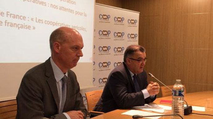 A gauche, Pascal Viné, délégué général de Coop de France, et Michel Prugue, président, lors du point presse annuel. © H. LAURANDEL A gauche, Pascal Viné, délégué général de Coop de France, et Michel Prugue, président, lors du point presse annuel. © H. LAURANDEL