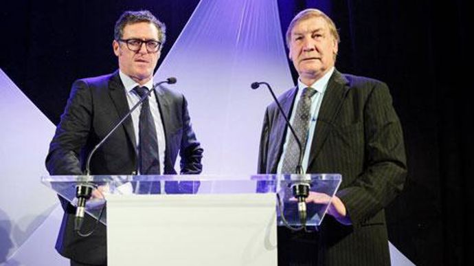 Franck Clavier (à gauche), directeur général du groupe Vivadour et Christophe Terrain, son président, ont mis l'accent sur les filières en développement, lors de l'assemblée générale du 7 décembre, à Riscle (Gers). Franck Clavier (à gauche), directeur général du groupe Vivadour et Christophe Terrain, son président, ont mis l'accent sur les filières en développement, lors de l'assemblée générale du 7 décembre, à Riscle (Gers).