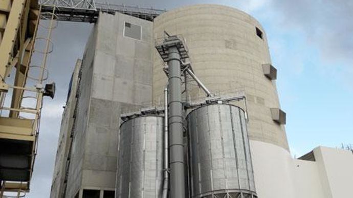 À Anvers, la 4e tour de la malterie de Boortmalt possède une capacité de 110 000 t, portant la capacité totale du site à 470 000 t. © AXÉRÉAL À Anvers, la 4e tour de la malterie de Boortmalt possède une capacité de 110 000 t, portant la capacité totale du site à 470 000 t. © AXÉRÉAL