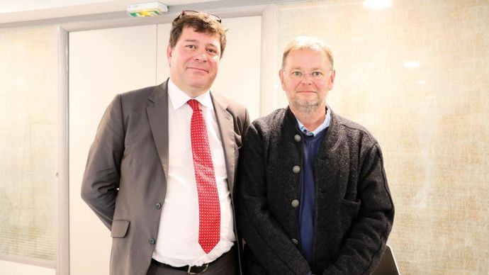 Vincent Lelong, DG de Lhoistagriculture, et Olivier Bernard, directeurcommercialde Biovitis.R. FOURREAUX