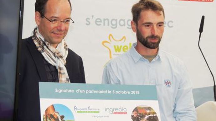 L'objectif est d'« aller encore plus loin en matière de bien-être animal avec nos adhérents », soulignait le président de Prospérité fermière, Samuel Bar (à droite), lors de la signature du partenariat avec Ghislain Zuccolo, directeur général de Welfarm. L'objectif est d'« aller encore plus loin en matière de bien-être animal avec nos adhérents », soulignait le président de Prospérité fermière, Samuel Bar (à droite), lors de la signature du partenariat avec Ghislain Zuccolo, directeur général de