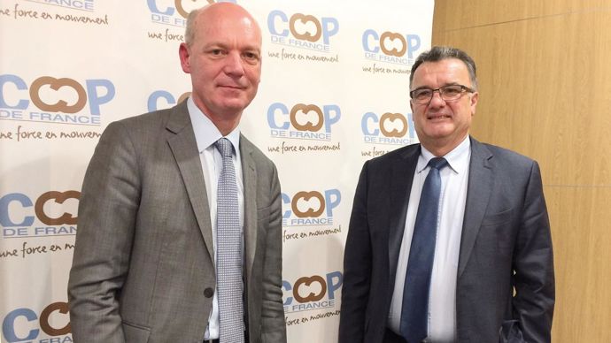 A gauche, Pascal Viné, délégué général et Michel Prugue, président de Coop de France.H. LAURANDEL