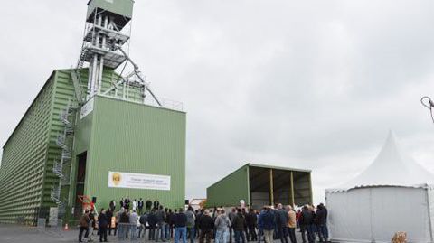 Au total, la Cavac a investi 2,4 millions d'euros sur son site de La Boissière-de-Montaigu dont 1,6 million pour reconstruire le silo et 0,8 million pour agrandir son magasin AgriVillage. Au total, la Cavac a investi 2,4 millions d'euros sur son site de La Boissière-de-Montaigu dont 1,6 million pour reconstruire le silo et 0,8 million pour agrandir son magasin AgriVillage.