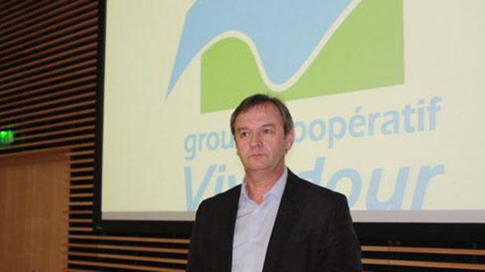 Jean-Marc Gassiot-Bitalis, agriculteur en GAEC avec son fils à Mascaraàs-Haron (Pyrénées-Atlantiques­) et au Houga (Gers) où il cultive céréales et semences et élève des porcs. Il a été élu président du groupe coopératif Vivadour, le 2 janvier. Jean-Marc Gassiot-Bitalis, agriculteur en GAEC avec son fils à Mascaraàs-Haron (Pyrénées-Atlantiques­) et au Houga (Gers) où il cultive céréales et semences et élève des porcs. Il a été élu président du groupe coopératif Vivadour, le 2 janvier.