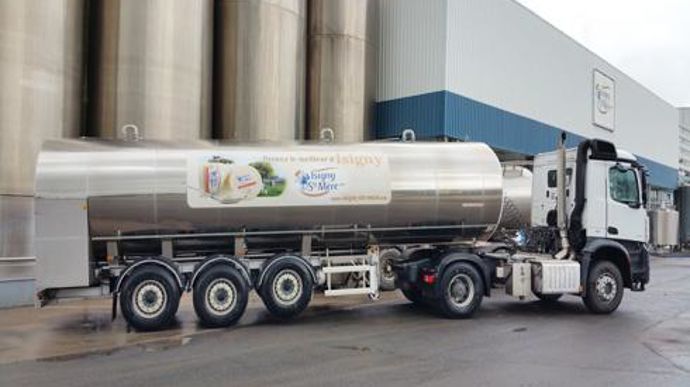 La collecte laitière de la coopérative qui atteint 209 millions de litres, a également progressé de 9 % en 2014, accompagnant la hausse du chiffre d'affaires de 10 %. La collecte laitière de la coopérative qui atteint 209 millions de litres, a également progressé de 9 % en 2014, accompagnant la hausse du chiffre d'affaires de 10 %.