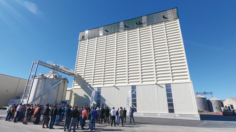 À Mouilleron-le-Captif en Vendée, la Cavac, qui vise le leadership en légumes secs, a inauguré le 5 octobre un nouveau stockage de 4 500 t.CAVAC