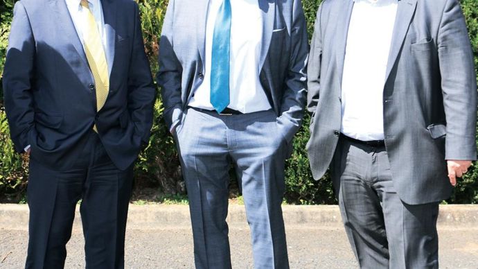 Olivier Voisin (à gauche), nouveau directeur  du groupe, Jean-Pierre Chateau, président, et Jean-Luc Doneys, directeur de la branche agrodistribution.M. ROQUE MARMEYS