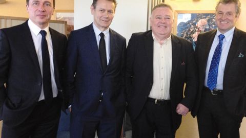Frédéric Guyot (à gauche), directeur marketing et achats de Gamm vert, Jean-Pierre Dassieu, DG de Gamm vert et du pôle grand public d'InVivo, Alain Jolliet, DG de Nalod's et Thierry Blandinières, DG d'InVivo.H. LAURANDEL Frédéric Guyot (à gauche), directeur marketing et achats de Gamm vert, Jean-Pierre Dassieu, DG de Gamm vert et du pôle grand public d'InVivo, Alain Jolliet, DG de Nalod's et Thierry Blandinières, DG d'InVivo.H. LAURANDEL