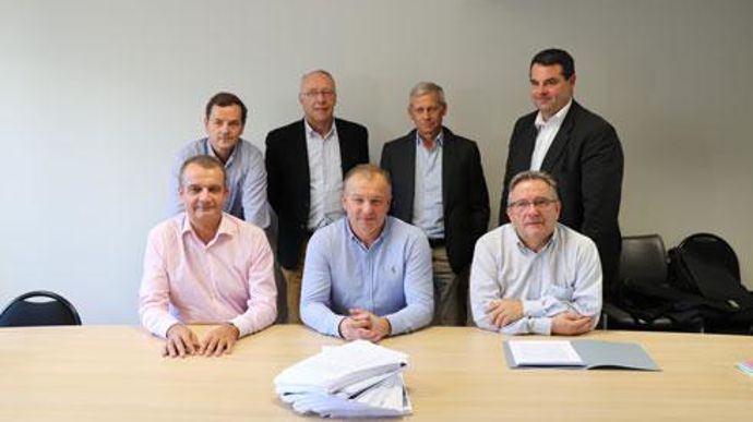 Les sept ex-membres du conseil de surveillance de Tereos, au HCCA à Paris : de gauche à droite, en bas, Gérard Clay, François-Xavier Beaury et Gilles Bollé ; en haut, Laurent Courtier, Philippe Hennebert, Xavier Laude et Étienne Clabaut. © I. ESCOFFIER Les sept ex-membres du conseil de surveillance de Tereos, au HCCA à Paris : de gauche à droite, en bas, Gérard Clay, François-Xavier Beaury et Gilles Bollé ; en haut, Laurent Courtier, Philippe Hennebert, Xavier Laude et Étienne Clabaut. © I. ESCO