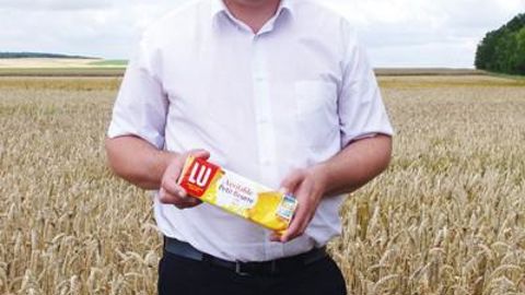 « Pour les adhérents qui ont visité la biscuiterie, l'intérêt est de toucher du doigt le fruit de leur travail », souligne Bertrand Gilles, responsable du service agronomie de la CAJ.