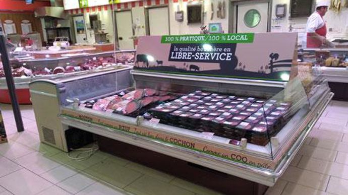 Au nouveau rayon boucherie libre-service frais des Halles de l'Aveyron, les carpaccios ont tout de suite trouvé preneurs. En cinq jours, les magasins étaient en rupture de stock. © UNICOR Au nouveau rayon boucherie libre-service frais des Halles de l'Aveyron, les carpaccios ont tout de suite trouvé preneurs. En cinq jours, les magasins étaient en rupture de stock. © UNICOR