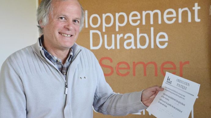 Xavier Thirouin sort une feuille de son tiroir, toujours à portée de main, rappelant les deux axes stratégiques définis il y a vingt-huit ans : « Nous sommes toujours là. Preuve que c'était la bonne stratégie ! »A. RICHARD