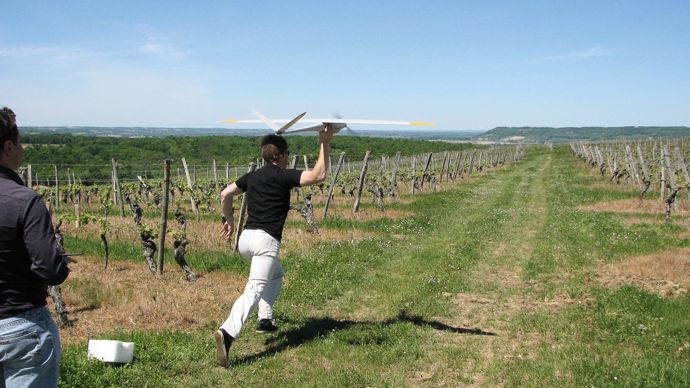 Les 80 ha du Château de Gueyze seront survolés par deux drones jusqu'aux vendanges. 
