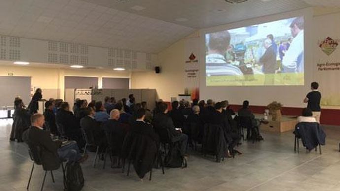 La rencontre avec les start-up israéliennes a réuni une cinquantaine de personnes dans les locaux de la ferme pilote du Groupe Carré. La rencontre avec les start-up israéliennes a réuni une cinquantaine de personnes dans les locaux de la ferme pilote du Groupe Carré.