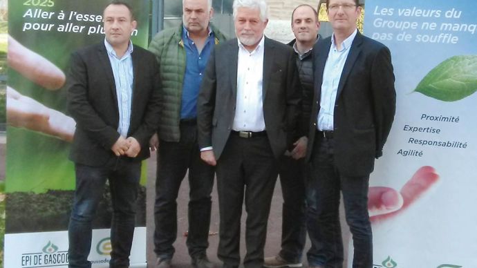 Cédric Carpène (Val de Gascogne), Alain Durade (Unicor), Yves Bioulac, directeur, Julien Laurent (Terres du Sud) et José Savoldelli (Capa), président, membres du Comité d'orientation stratégique du groupe Caussade semences.F. JACQUEMOUD