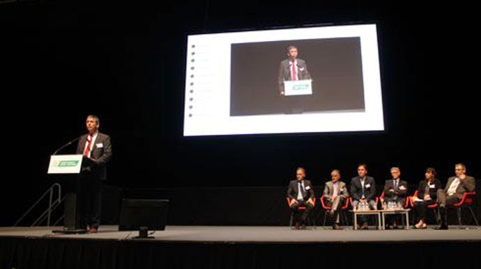 Jean-Michel Bodin, coprésident du Naca, souligne que « la transmission est le sujet prioritaire pour les négociants », dans son allocution lors du dernier congrès du Naca, à Angoulême. © ELSA COLIN/Via MG Productions Jean-Michel Bodin, coprésident du Naca, souligne que « la transmission est le sujet prioritaire pour les négociants », dans son allocution lors du dernier congrès du Naca, à Angoulême. © ELSA COLIN/Via MG Productions