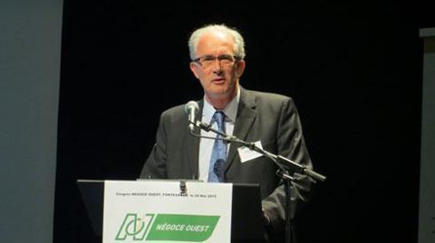 Jean-Yves Moisdon, président de Négoce Ouest, a évoqué la nécessité de « réhabiliter le terme de commerce, un enjeu pour la profession ». © M. COISNE Jean-Yves Moisdon, président de Négoce Ouest, a évoqué la nécessité de « réhabiliter le terme de commerce, un enjeu pour la profession ». © M. COISNE
