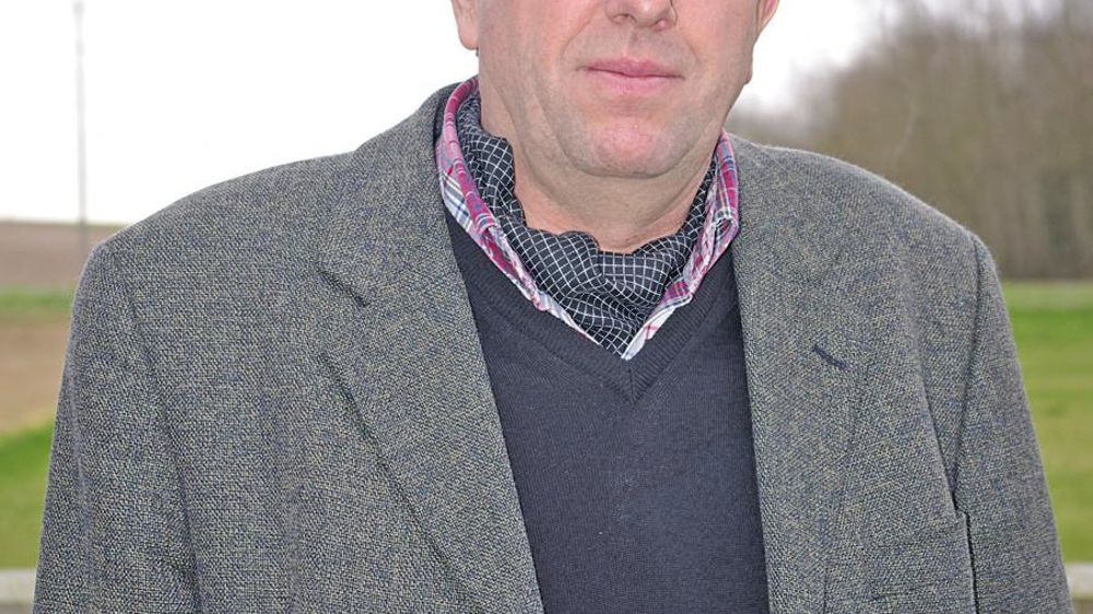 « Le Cera devrait communiquer en 2015 auprès des structures de la région (coops, négoces, chambre d'agriculture, centre de gestion...) qui ont un lien avec la luzerne », précise Claude Panet, président du Cera de Coop de France.C. URVOY « Le Cera devrait communiquer en 2015 auprès des structures de la région (coops, négoces, chambre d'agriculture, centre de gestion...) qui ont un lien avec la luzerne », précise Claude Panet, président du Cera de Coop de France.C. URVOY