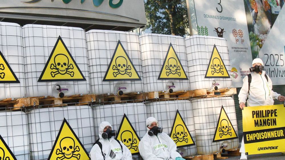 Pour Greenpeace, InVivo « doit réorienter totalement ses efforts de R & D ».NICOLAS CHAUVEAU / GREENPEACE Pour Greenpeace, InVivo « doit réorienter totalement ses efforts de R & D ».NICOLAS CHAUVEAU / GREENPEACE