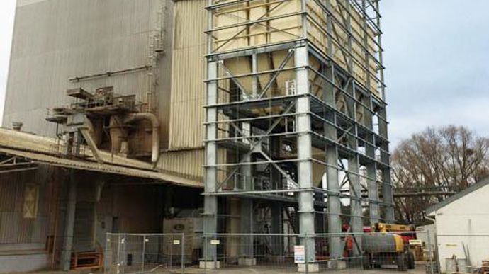 S'il passe par la fermeture de deux des quatre usines d'aliments de Lorial, le plan Rebond s'accompagne également d'investissements comme ici, le nouveau portique vrac de Sorcy. S'il passe par la fermeture de deux des quatre usines d'aliments de Lorial, le plan Rebond s'accompagne également d'investissements comme ici, le nouveau portique vrac de Sorcy.