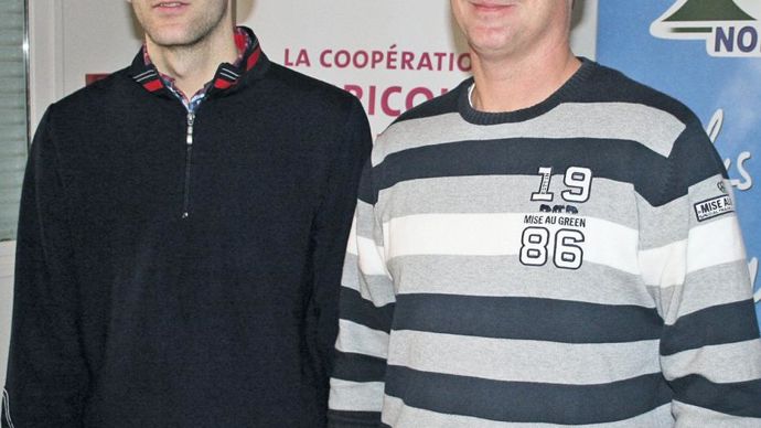 Benoît Van Colen (à droite), président de la commission jeunes, chez Noriap, et Jean-Baptiste Lepicard, jeune adhérent : « La commission jeunes, c'est un laboratoire d'idées pour la coopérative. »B. CAILLIEZ