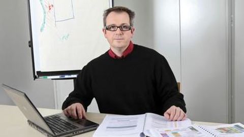 « Le côté démonstrations sur le terrain est très important pour faire passer des messages », relate Frédéric Adam, technicien au service agronomique de la coopérative Acolyance. J.-C. GUTNER « Le côté démonstrations sur le terrain est très important pour faire passer des messages », relate Frédéric Adam, technicien au service agronomique de la coopérative Acolyance. J.-C. GUTNER