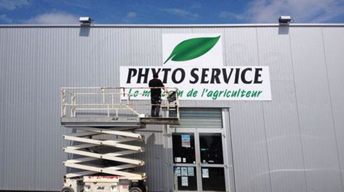 Le nouveau magasin Phyto Service, aux couleurs du négoce depuis le mardi 2 juin. Le nouveau magasin Phyto Service, aux couleurs du négoce depuis le mardi 2 juin.