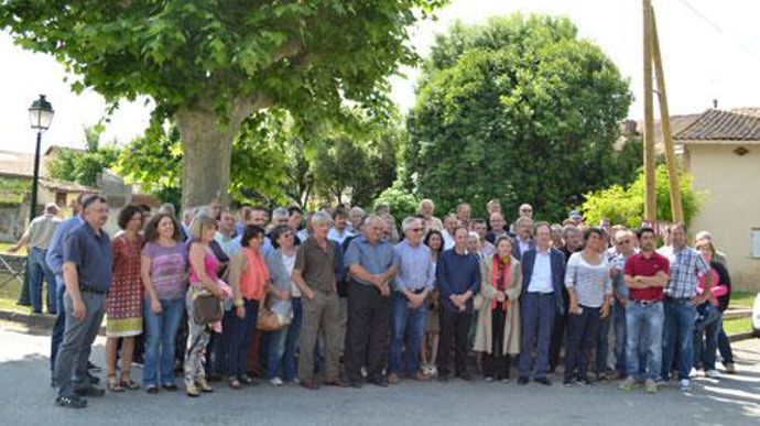 Les responsables de toutes les filières présentées lors des premières Rencontre Bio, de Cologne (Gers), réunis pour une photo de groupe autour d'Elisabeth Mercier, directrice de l'Agence bio. © F. JACQUEMOUD Les responsables de toutes les filières présentées lors des premières Rencontre Bio, de Cologne (Gers), réunis pour une photo de groupe autour d'Elisabeth Mercier, directrice de l'Agence bio. © F. JACQUEMOUD