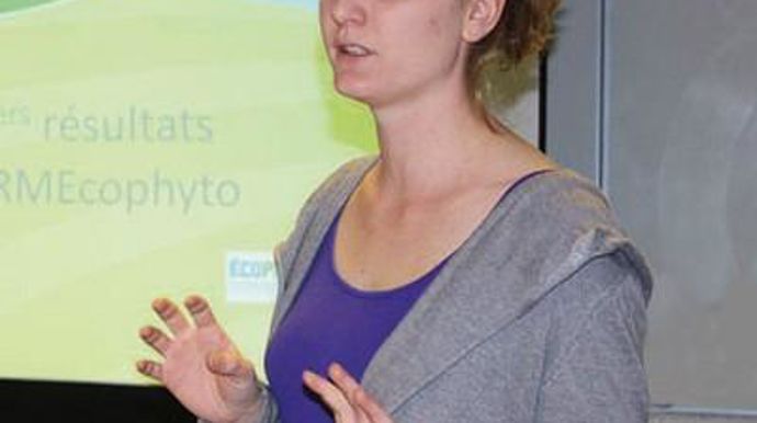 Léna Mansard anime l'un des deux réseaux DEPHY Fermes de la coopérative EMC2.C. URVOY