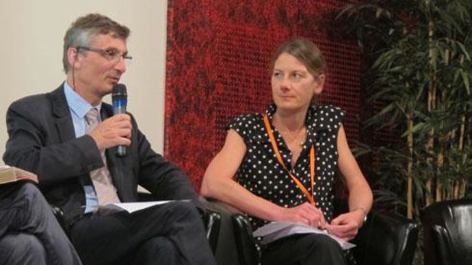 Vincent Magdelaine de Coop de France et Stéphanie Tournoys de la FNA ont pointé du doigt l'impossibilité de tenir les délais prévus par la loi d'avenir agricole concernant la traçabilité des produits phytos. © M. COISNE Vincent Magdelaine de Coop de France et Stéphanie Tournoys de la FNA ont pointé du doigt l'impossibilité de tenir les délais prévus par la loi d'avenir agricole concernant la traçabilité des produits phytos. © M. COISNE